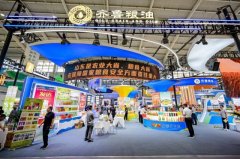 身着保守汉服的讲解人员将菏泽处所特色取现代 身着保守汉服的讲解人员将菏泽处所特色取现代